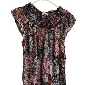 Loft Multicolor Blouse - slight flutter sleeves.
